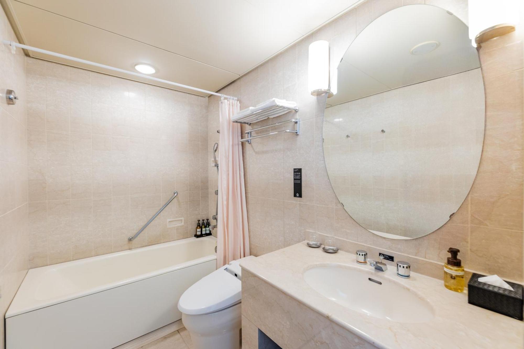 The Qube Hotel Chiba Ruang foto